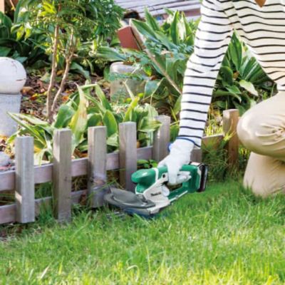 ち*ニ様 makita/芝生バリカン/MUM604D/本体のみ マキタ MUM604DZ 充電式芝生バリカン(刈込み幅160mm)(特殊